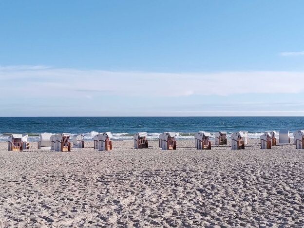 Strandkörbe am Strand in Kolberg