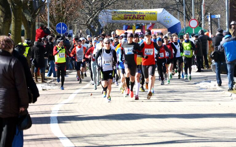 Beim Kolberg-Marathon 2013, Läufergruppe am Start