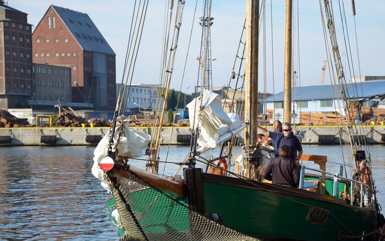 Fischerboot im Hafen von Kolobrzeg (Kolberg). Foto: Kolberg-Café