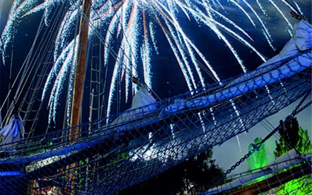 Feuerwerk bei den Tall Ships' Races in Stettin. Foto: Polnisches Fremdenverkehrsamt