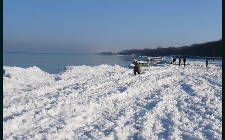 Strand in Kolberg an der Ostsee - im Winter