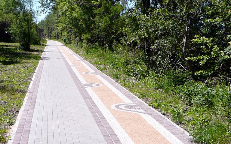 Ein Fahrradweg in Kolobrzeg - Kolberg. Foto: Kolberg-Cafe