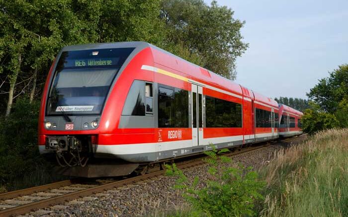 Sonderzug von Berlin nach Kolobrzeg, Triebwagen VT646. (c) Deutsche Bahn, Foto: Günter Jazbec